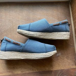 Size 8 Bob’s espadrilles.   Worn once.   Super comfortable.